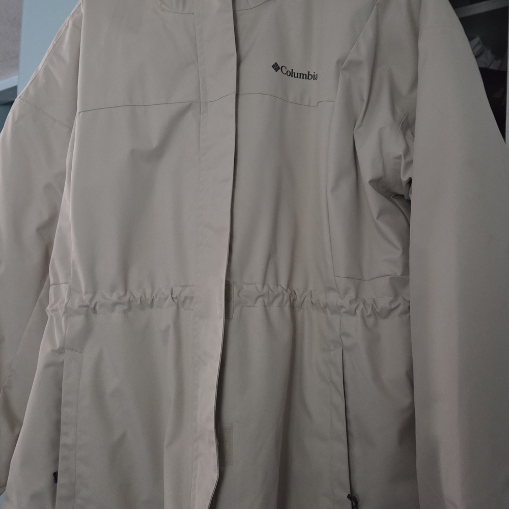 Columbia Women's Light Tan Ski Jacket